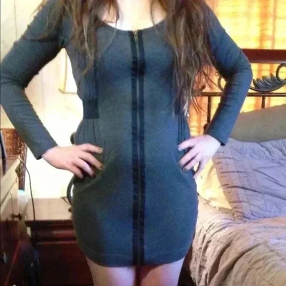 RARE Barami Sz S  Y2K gray, long-sleeve, zip-front dress with contrast Sides. - Picture 3 of 10